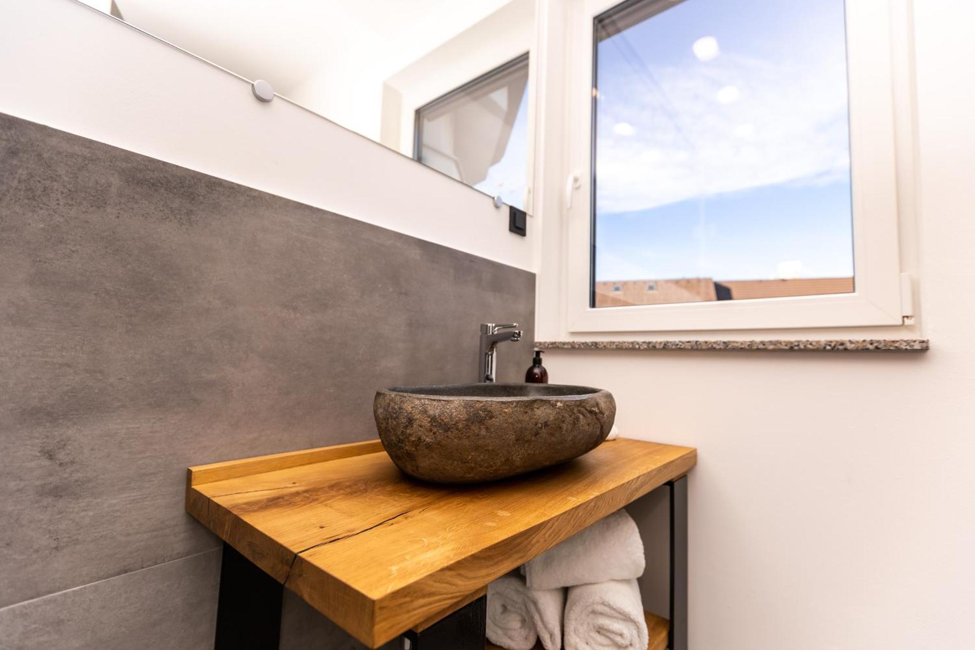 Kavenija Apartmaji - Free Parking Maribor Phòng bức ảnh
